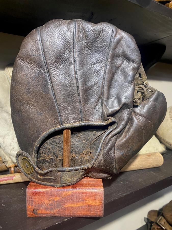 A.J. Reach Fielders Mitt Back Fielders Mitts Novelty Gloves